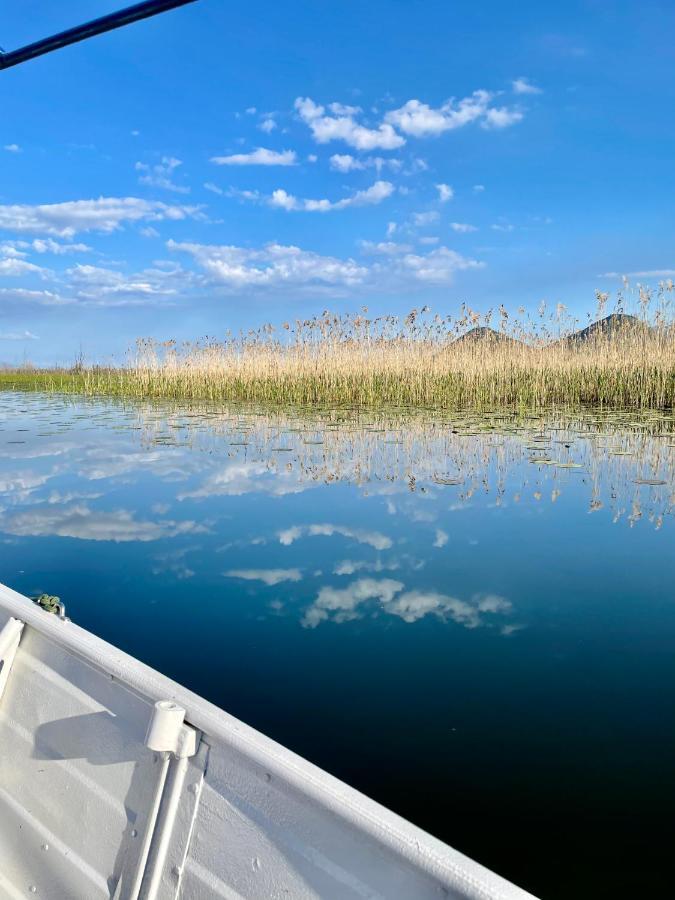 Lake House Puro Dodosi Exterior photo