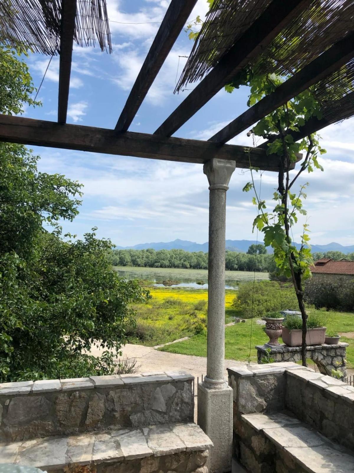Lake House Puro Dodosi Exterior photo