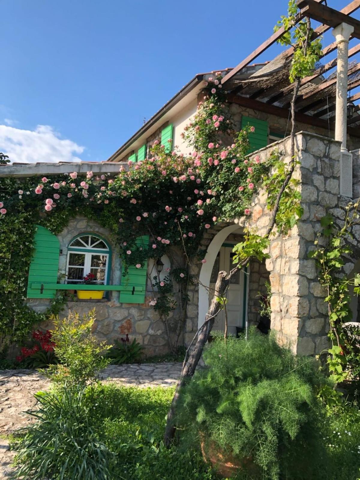 Lake House Puro Dodosi Exterior photo