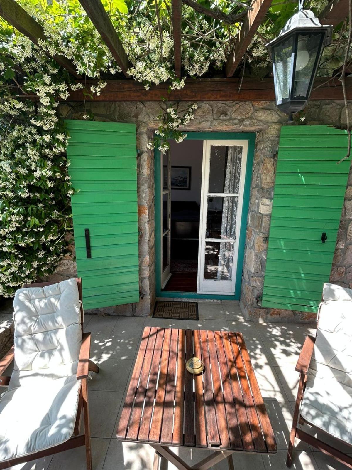 Lake House Puro Dodosi Exterior photo